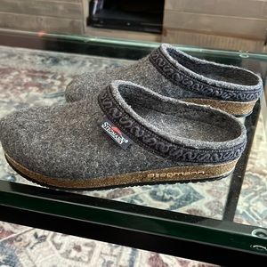 Stegmann wool clogs